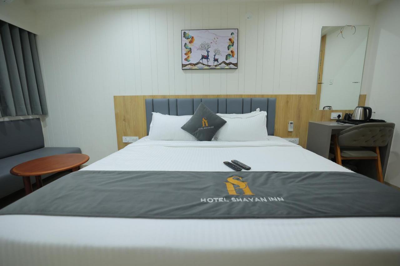Hotel Shayan Inn Rajkot Exteriör bild