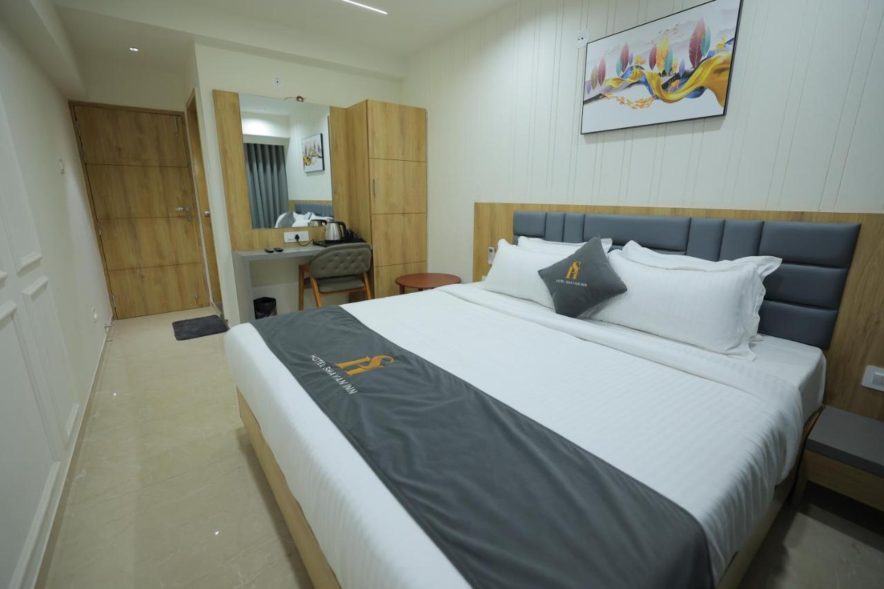 Hotel Shayan Inn Rajkot Exteriör bild