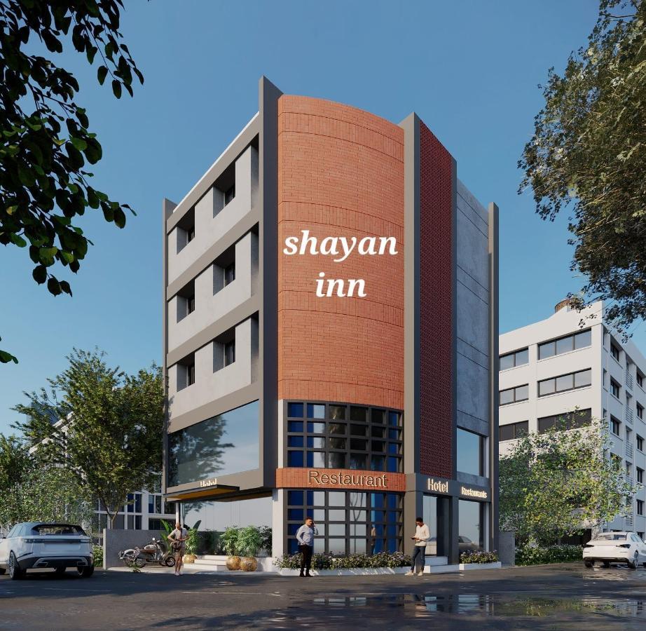 Hotel Shayan Inn Rajkot Exteriör bild