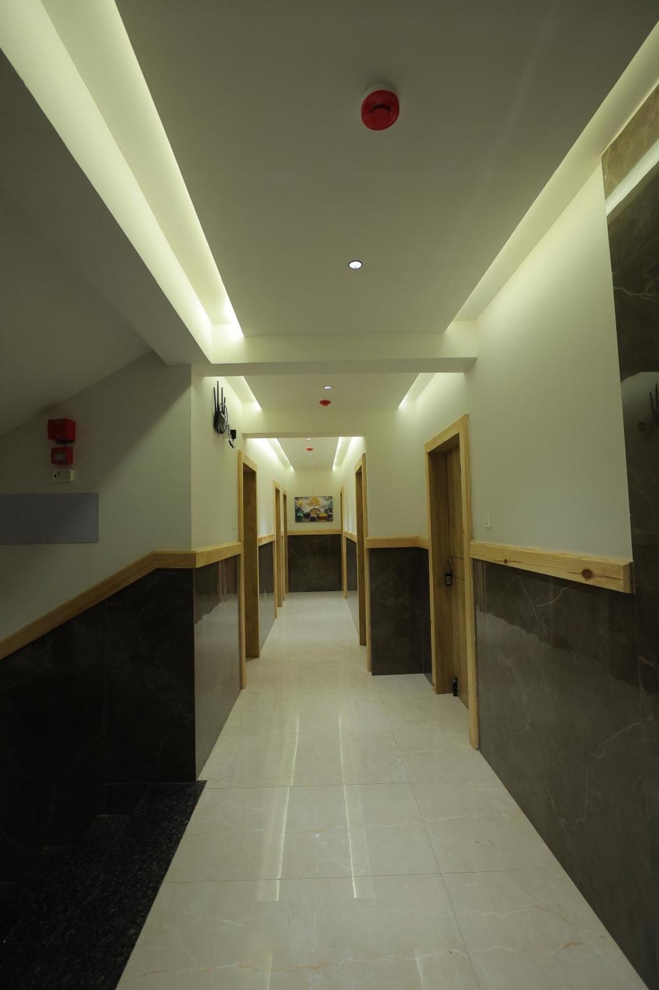 Hotel Shayan Inn Rajkot Exteriör bild